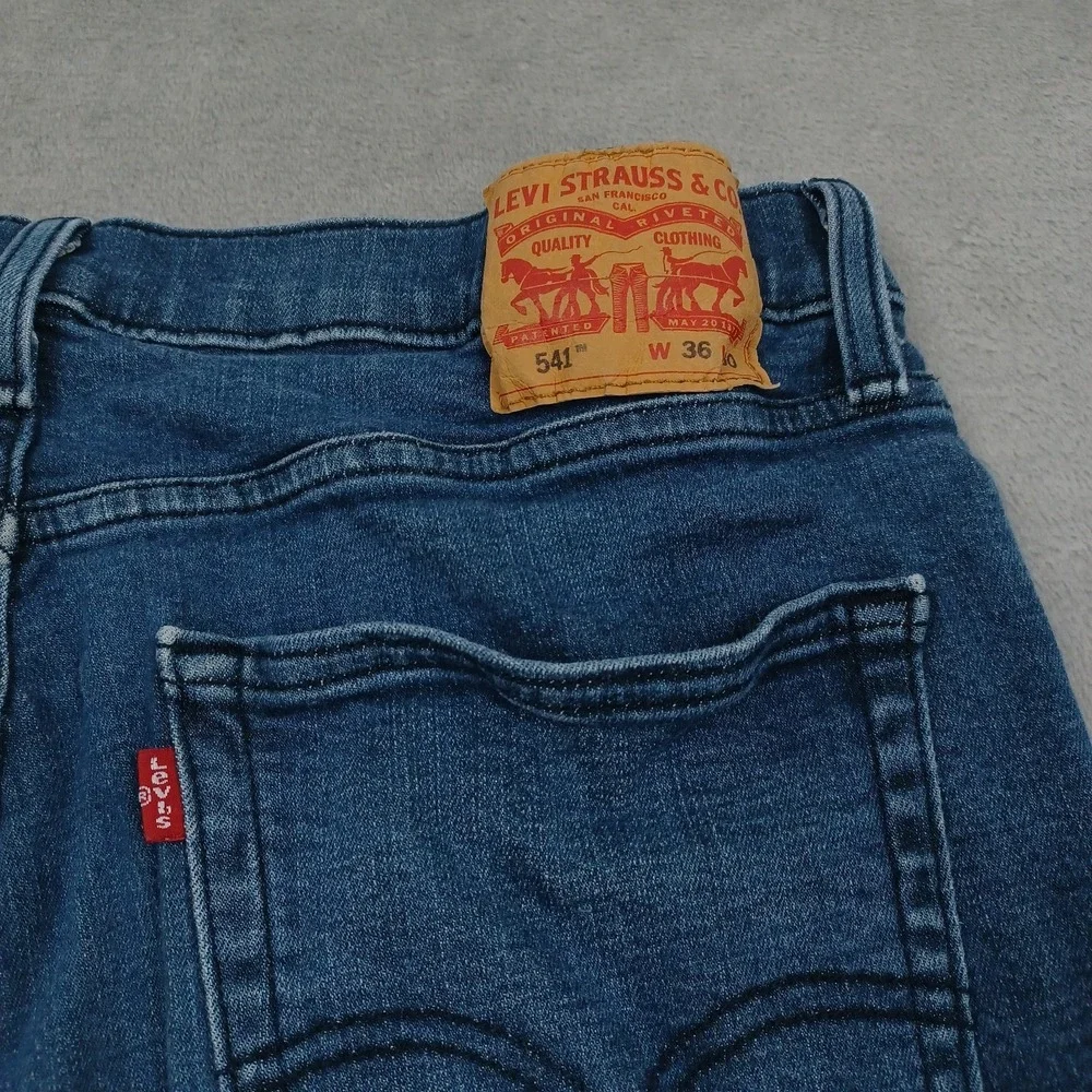 Levis 541 Jeans Mens 36x30 Blue Denim Distressed Athletic Tapered Preppy
